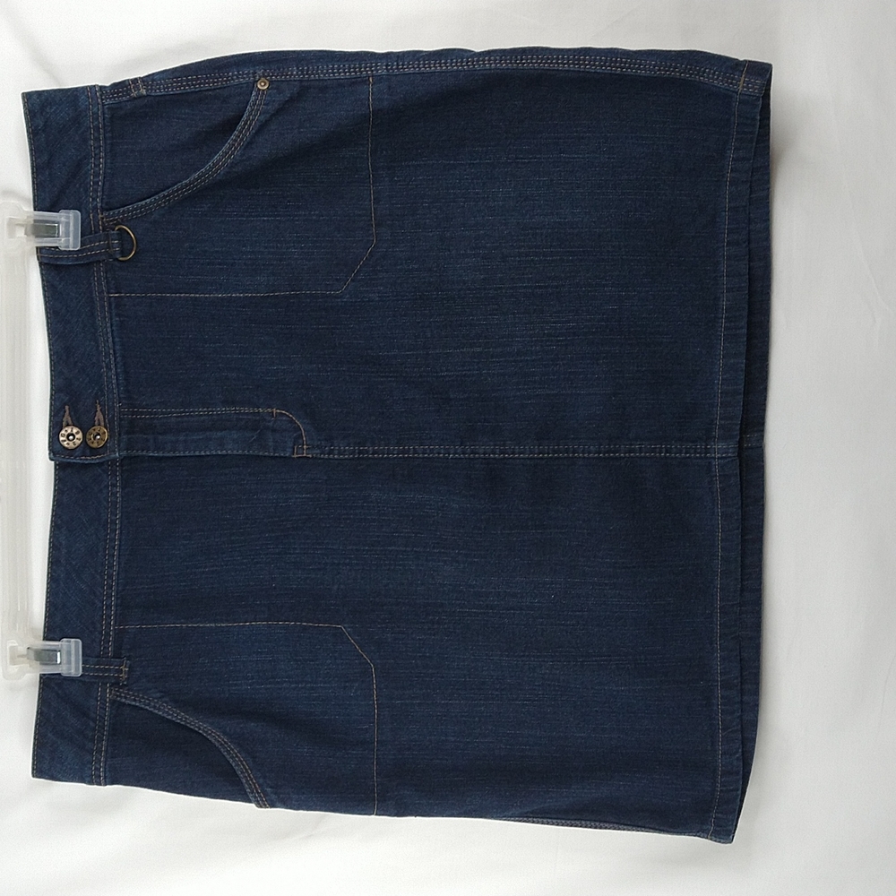 Women Dark Denim Skirt Size: 18